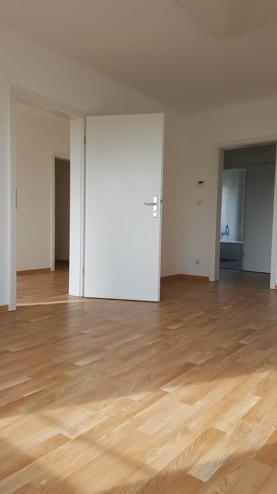 ZENTRAL MITTENDRIN + Ecke Rewe Gorkistraße + HELL & GERÄUMIG zimmer