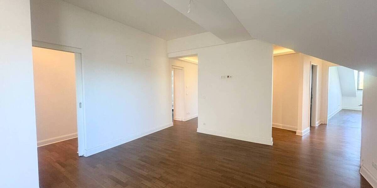 Etagenwohnung Leipzig Neustadt-Neuschönefeld - 4 Zimmer, 173 m&sup2;, 1.750&euro; | Angebot:26695803