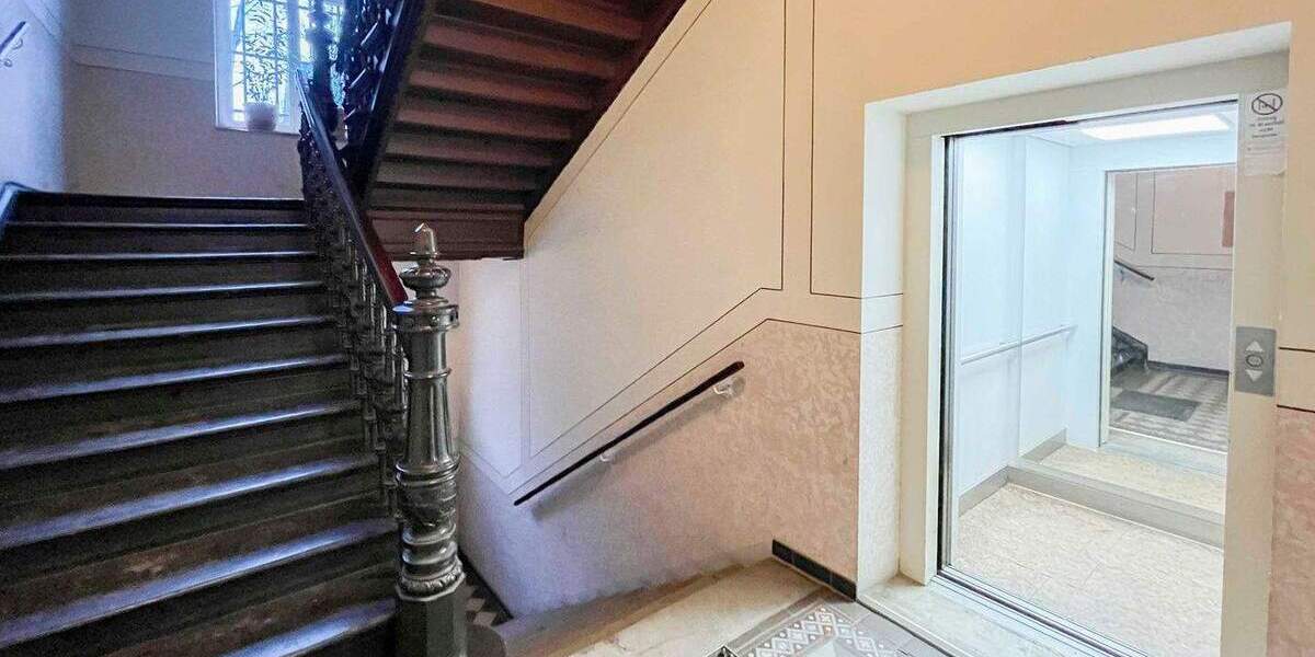 Charmante Altbauwohnung mit Stuck, Balkon & Wintergarten - Ihr neues Zuhause mit Charakter! 4 zimmer