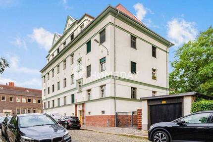 Großzügige 5-Zimmer-DG-Wohnung mit 2 Bädern, Balkon & Stellplatz - ca. 137?m² in Lindenau