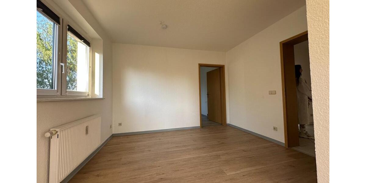 Helle schöne 3-Raum-Wohnung mit großem Bad und auf Wunsch 100m² Garten – frisch renoviert in Bennewitz zimmer