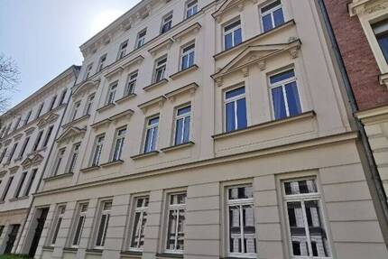 ++ Dachgeschoss Wohnung in Gohlis-Süd mit EBK solide vermietet ++ 1 zimmer