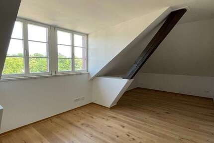 Wohnung zum Mieten in Leipzig 1.162,92 € 105.72 m² 3 zimmer