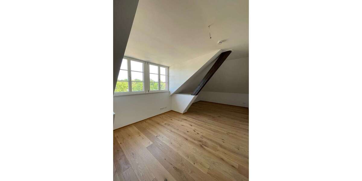 Wohnung zum Mieten in Leipzig 1.162,92 € 105.72 m² 3 zimmer