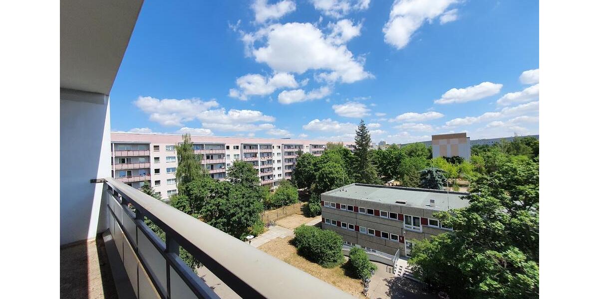 **JETZT EINZIEHEN**3-Zimmer-Wohnung Tageslichtbad Dusche+Wanne 4.OG Balkon ab sofort 3 zimmer