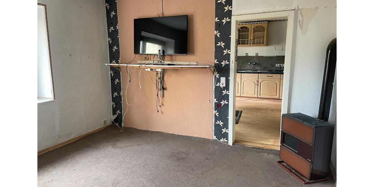 Etagenwohnung Schkopau - 3 Zimmer, 93 m&sup2;, 460&euro; | Angebot:25994150
