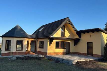 individuelles und schickes EFH mit großem Grundstück 2 zimmer