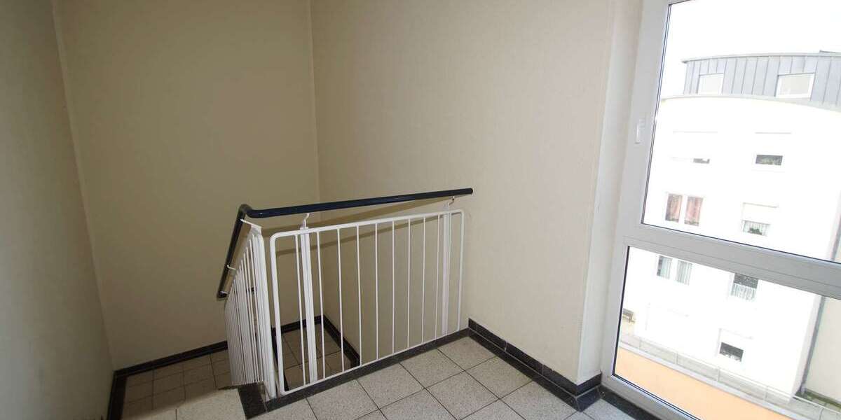 Individuell gestaltbare Bürofläche am Flughafen: Mit Balkon und viel Tageslicht zimmer