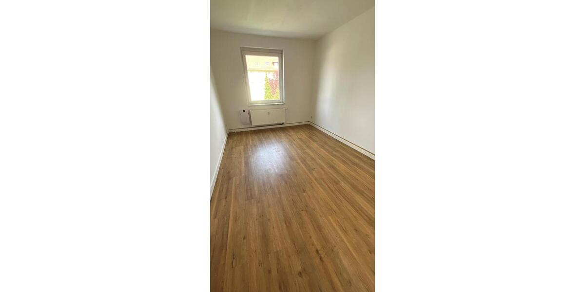 Etagenwohnung Schkeuditz - 5 Zimmer, 94 m&sup2;, 775&euro; | Angebot:26662737