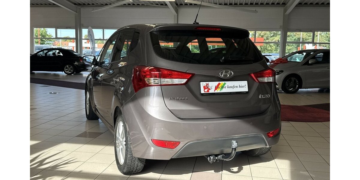 Hyundai ix20 FIFA world Cup Edition Automatik/LEDER/AHK/ 59.985 km 10.990 &euro; Leipzig 04347