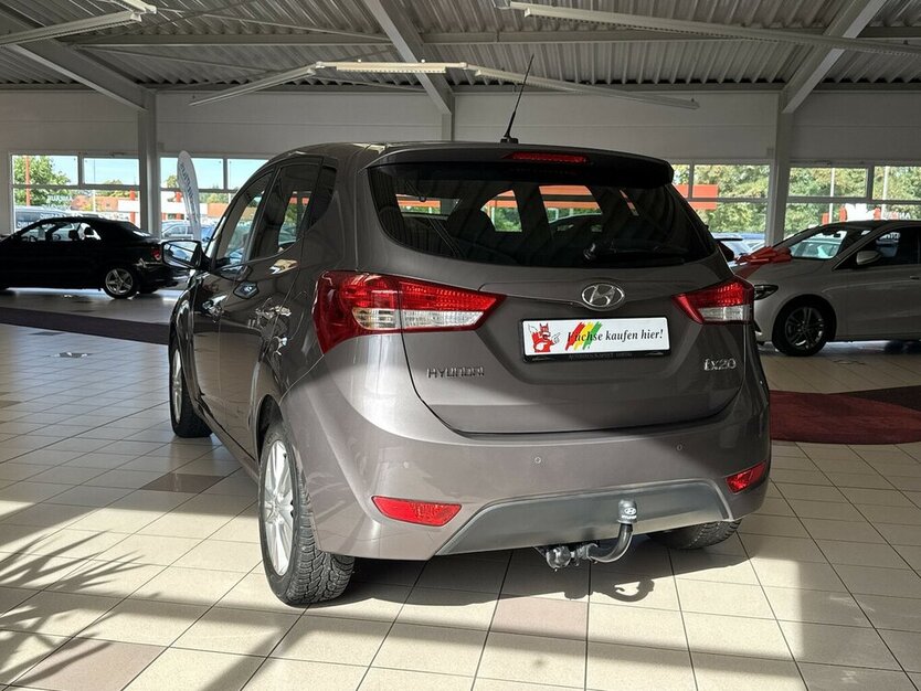Hyundai ix20 FIFA world Cup Edition Automatik/LEDER/AHK/ 59.985 km 10.990 € Leipzig 04347
