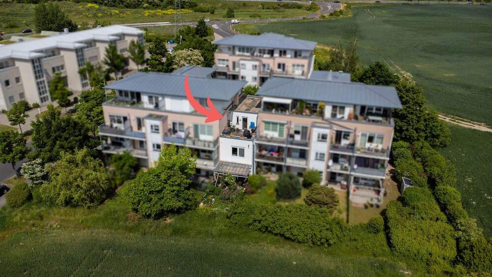 RUHIG WOHNEN, STADTNAH LEBEN Reihenhaus mit Garten, Dachterrasse und TG-Stellplatz 4 zimmer