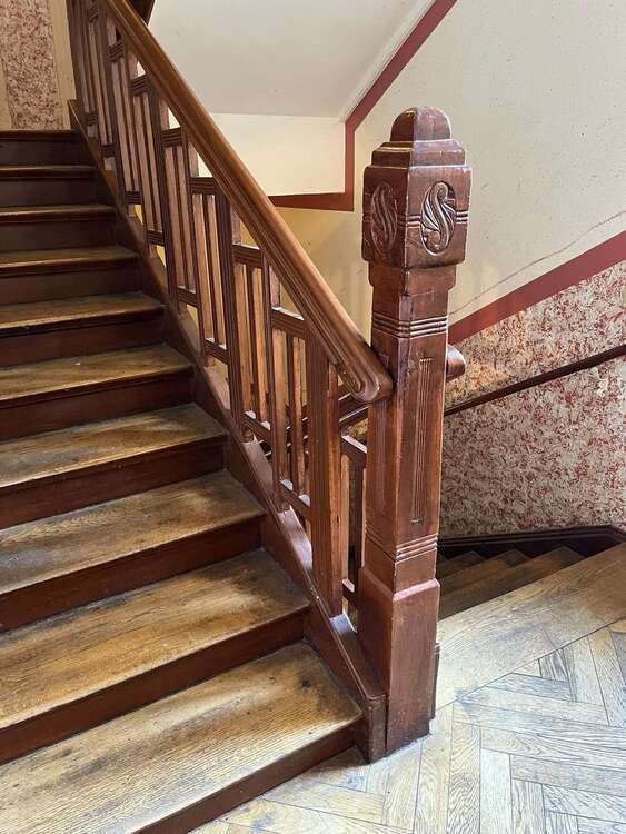 Mehrfamilienhaus mit weiterem Entwicklungspotenzial zimmer