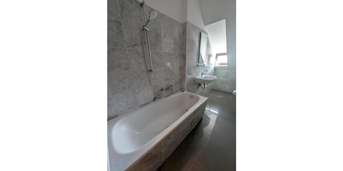 Dachgeschoßwohnung Leipzig Mitte - 3 Zimmer, 72 m&sup2;, 553&euro; | Angebot:25871102