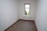 5-Zimmer-Wohnung mit Laminat, Wanne+Dusche