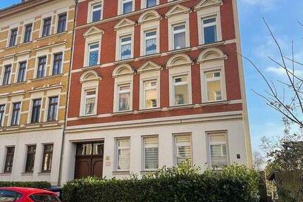 Perfekt für Singles! - Balkon mit tollem Ausblick - ruhige Lage - Laminat - Dusche - Frei ab sofort! 2 zimmer