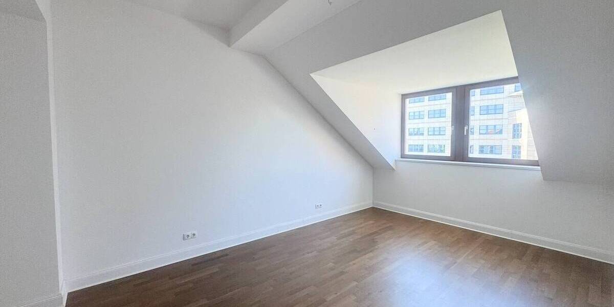 Etagenwohnung Leipzig Neustadt-Neuschönefeld - 4 Zimmer, 173 m&sup2;, 1.750&euro; | Angebot:26695803