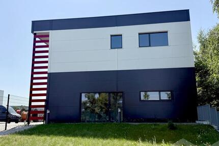 ** Lagerfläche, Büro, Tanzschule, Ausstellungsraum oder, oder oder... * Flexibel nutzbare Gewerbeeinheit ** zimmer