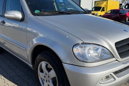 Mercedes-Benz ML 320 288.000 km 2.990 &euro; Machern 04827