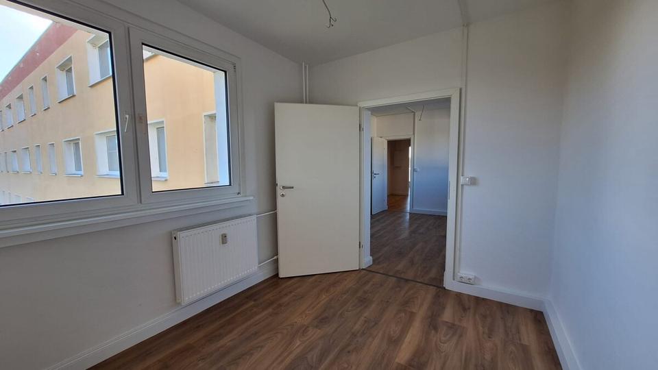 Etagenwohnung Sandersdorf-Brehna Brehna - 4 Zimmer, 65 m&sup2;, 485&euro; | Angebot:23742768