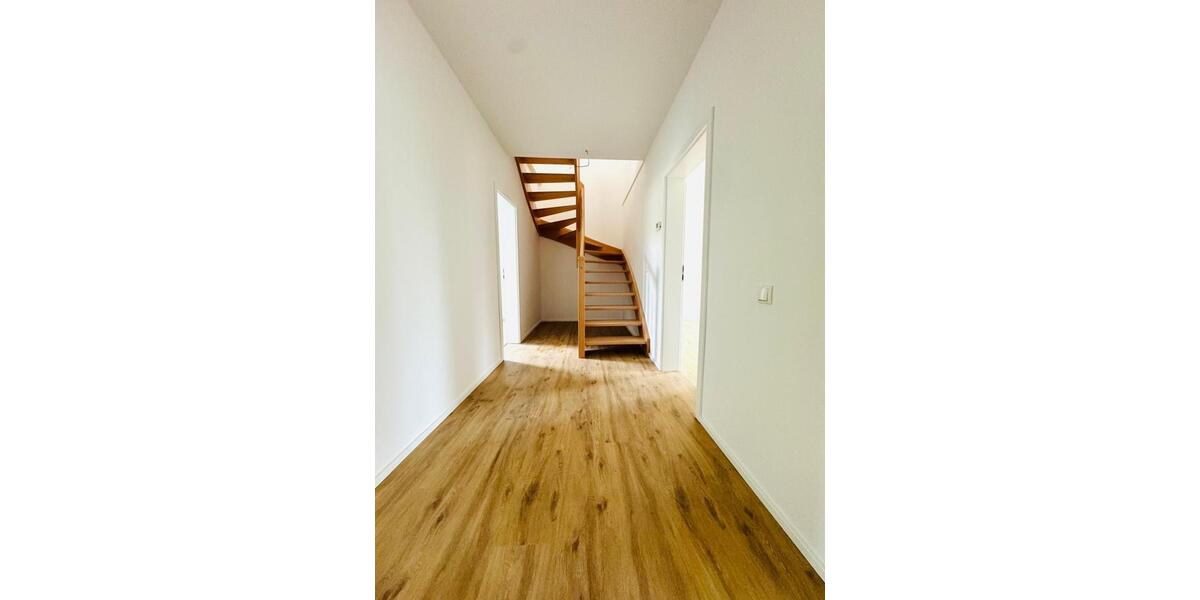 Dachgeschoßwohnung Markranstädt - 4 Zimmer, 125 m&sup2;, 1.575&euro; | Angebot:26491678