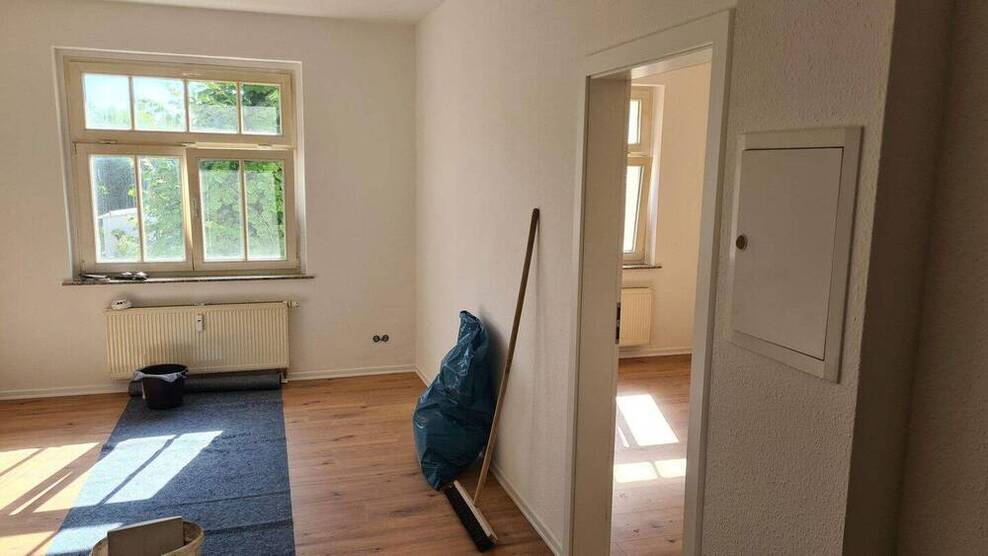 Ruhige und helle, umfassend sanierte Wohnung mit neuer Einbauküche zu vermieten