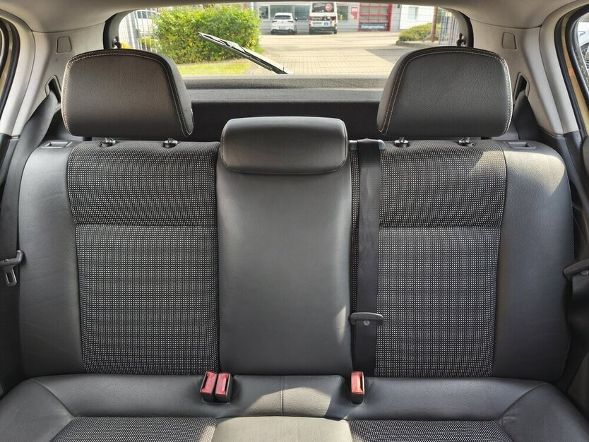 Astra Edition 1.6 Automatik/Klima/8x bereift