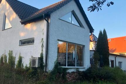 Haus Leuna - 8 Zimmer, 270 m&sup2;, 420.000&euro; | Angebot:23634405