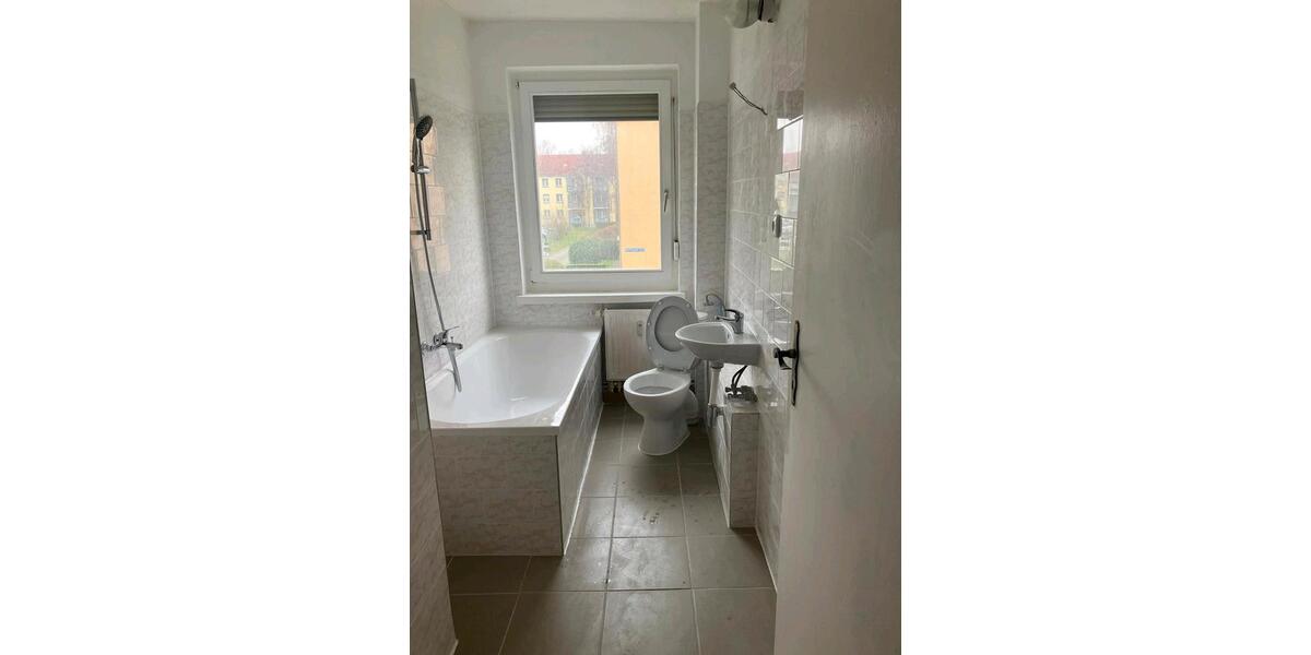 Etagenwohnung Hohenmölsen - 2 Zimmer, 50 m&sup2;, 600&euro; | Angebot:25783068