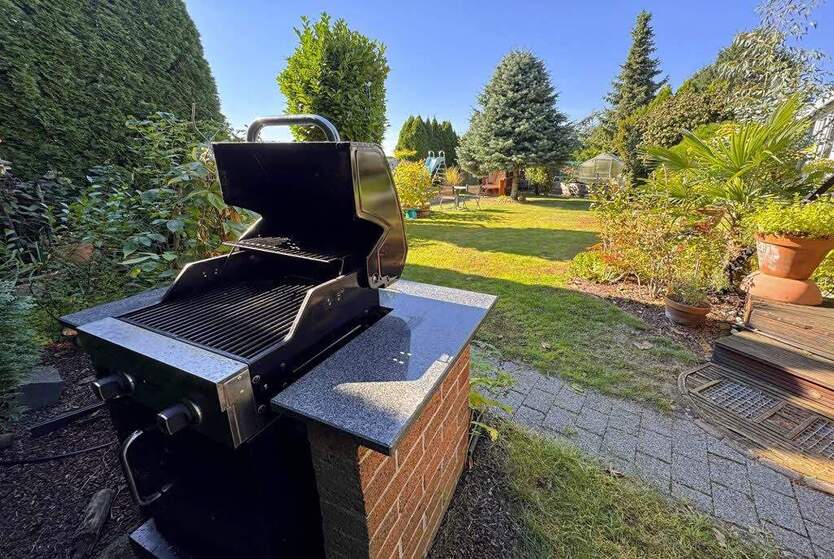 Landsberg OT Queis: Einfamilienhaus mit Wintergarten, Pool, Sauna, Garage, Keller 5 zimmer