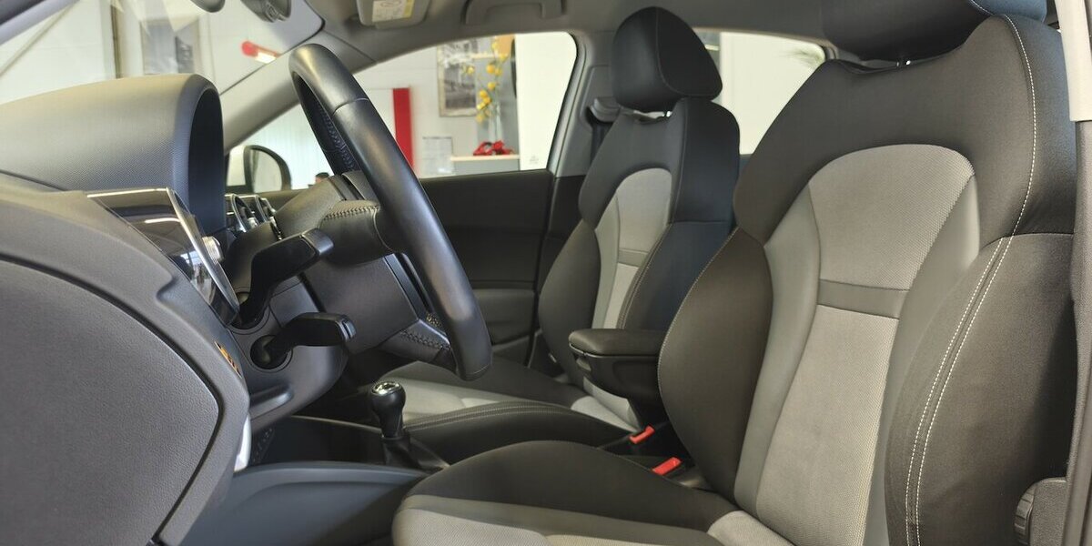 Audi A1 1.6 TDI Sport/Xenon Plus/MMI/Teilleder/17´´ 117.089 km 13.990 &euro; Leipzig 04347