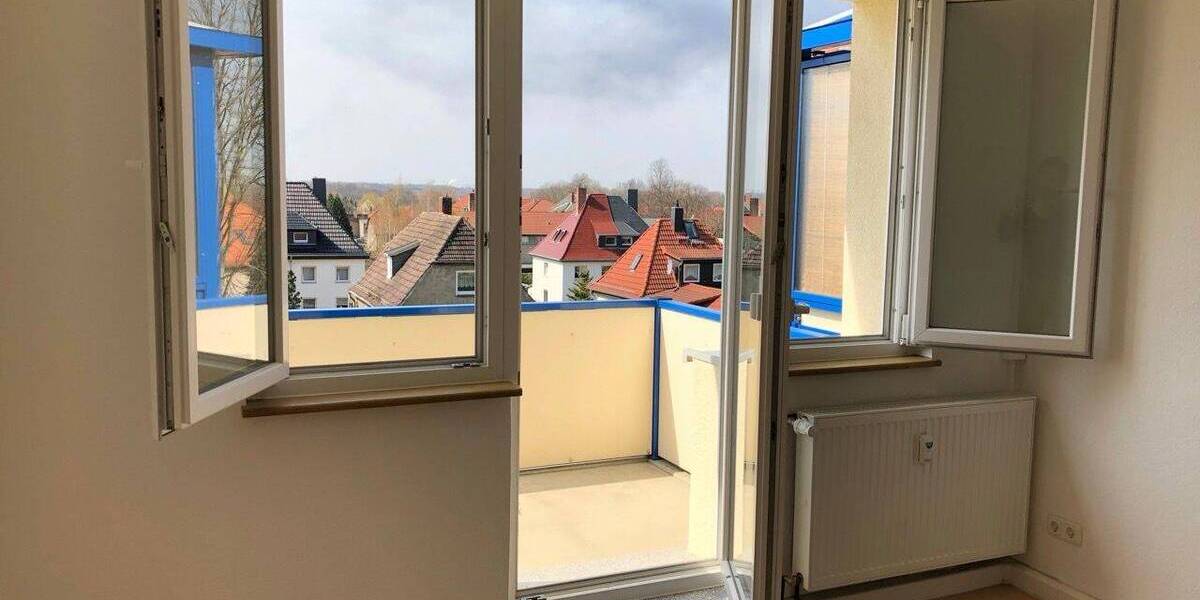 2 Raumwohnung mit Balkon und Weitblick im Leipziger Süden, Bad mit Dusche, 3. OG 2 zimmer