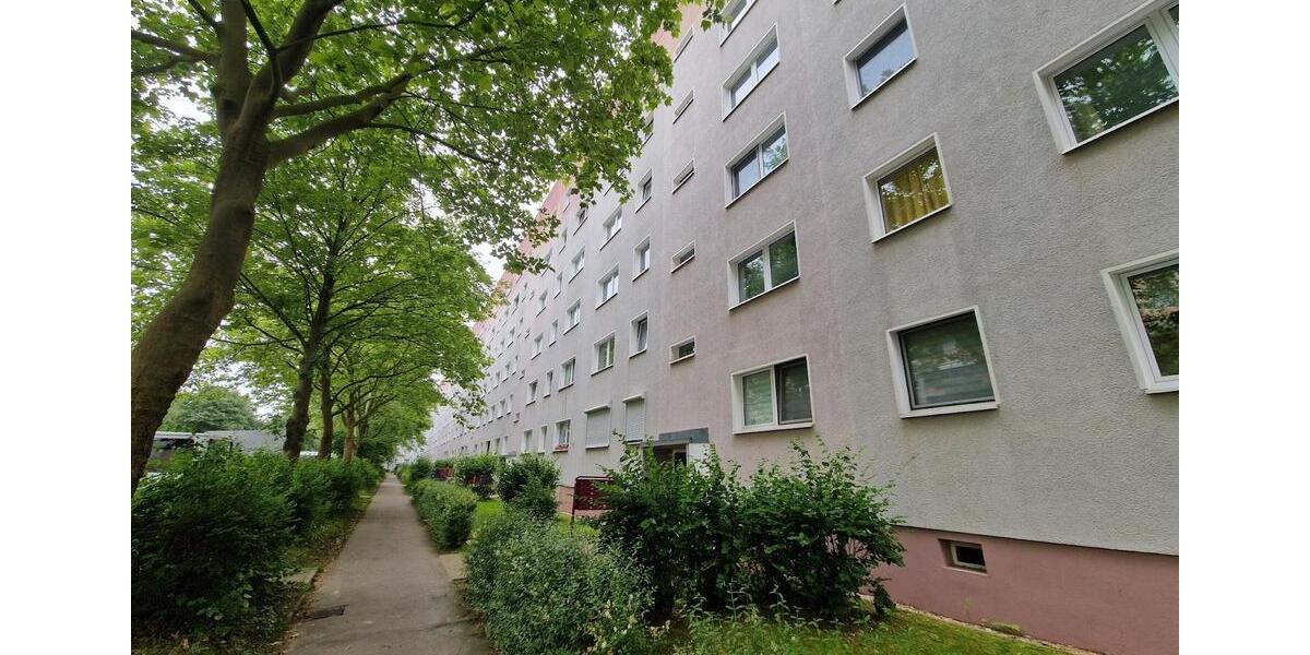 **FRISCH RENOVIERT**3-Zimmer-Wohnung Balkon Bad mit Wanne DG ab 15.03.2026 3 zimmer