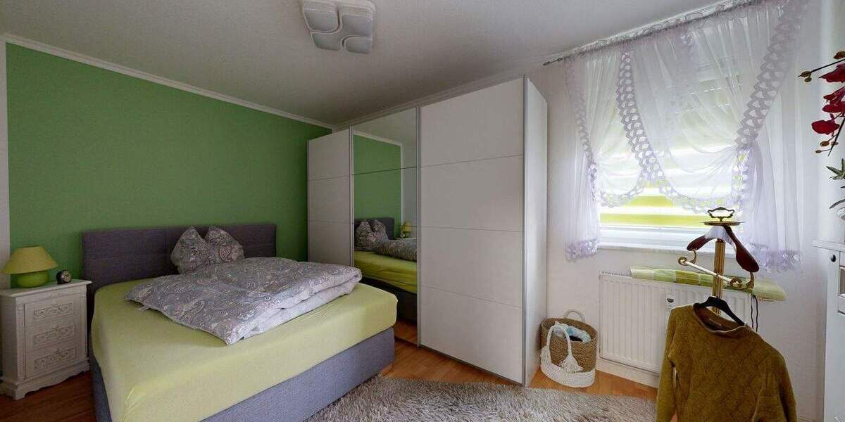 Etagenwohnung Zwenkau - 3 Zimmer, 70 m&sup2;, 120.000&euro; | Angebot:25681502