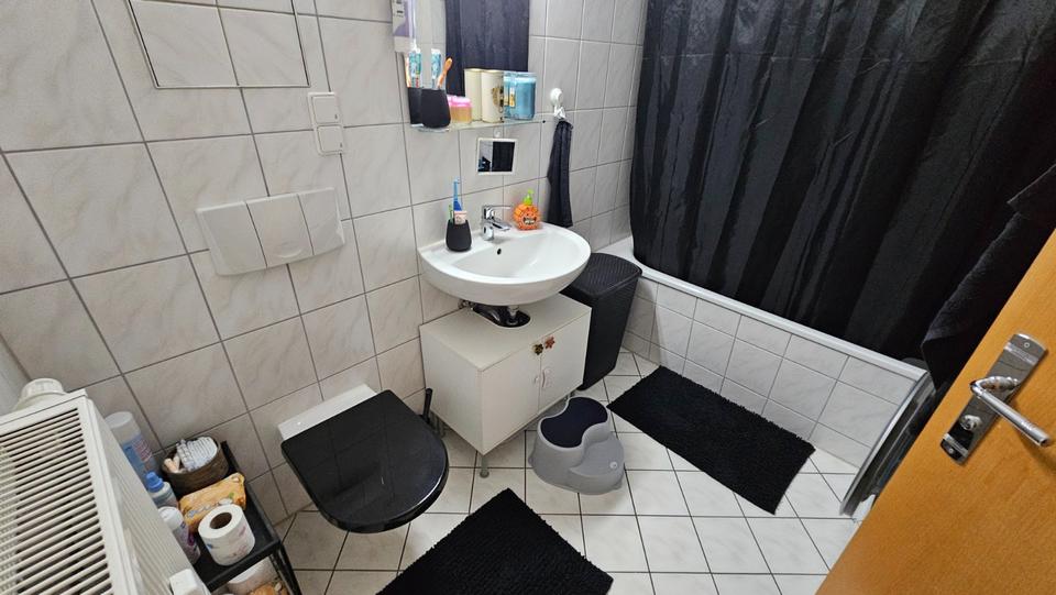 geräumige 2-Raum-WHG, Küche kann übernommen werden 2 zimmer