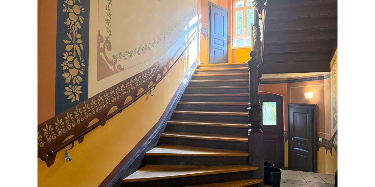 Wunderschöne Altbauwohnung mit Balkon | Tageslichtbad | Gartennutzung | Keller | Stuck 3 zimmer