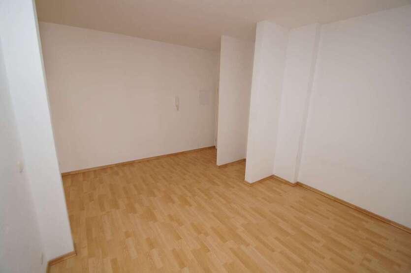 Erdgeschosswohnung: 3-Zimmer mit Balkon - direkt am Lene-Voigt-Park 3 zimmer