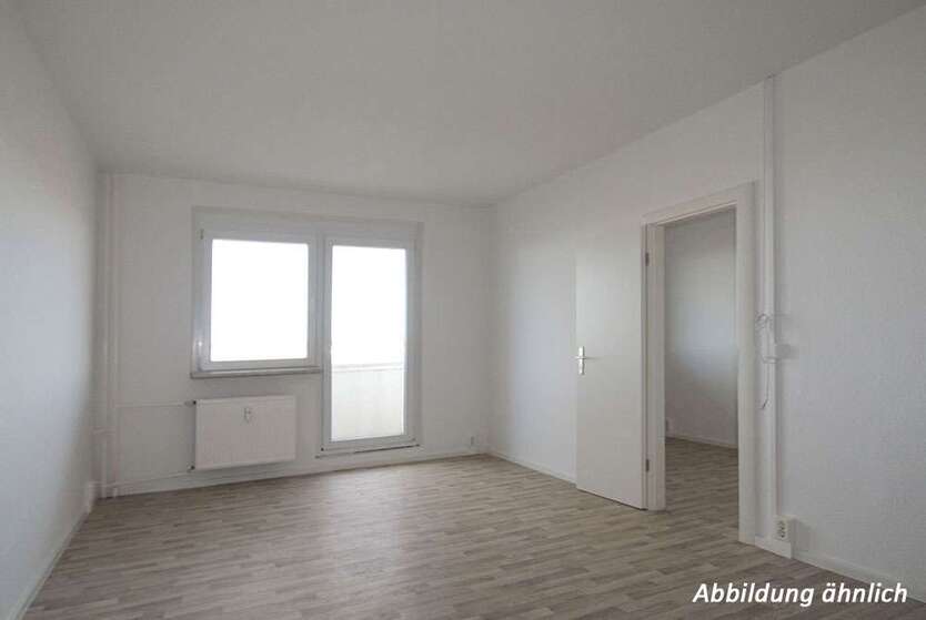 Wohnung zum Mieten in Halle (Saale) 406,54 € 70.37 m²