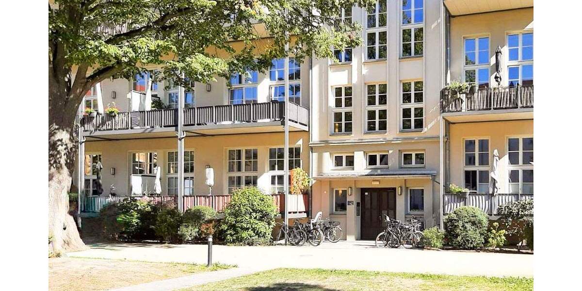Demnächst bezugsfrei! Loft-Wohnung mit Balkon l EBK l 2 TG-Stellplätzen & Wellnessbereich 4 zimmer