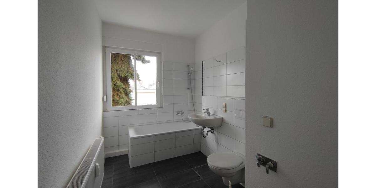 Erdgeschoßwohnung Kitzscher - 4 Zimmer, 74 m&sup2;, 505&euro; | Angebot:25473964