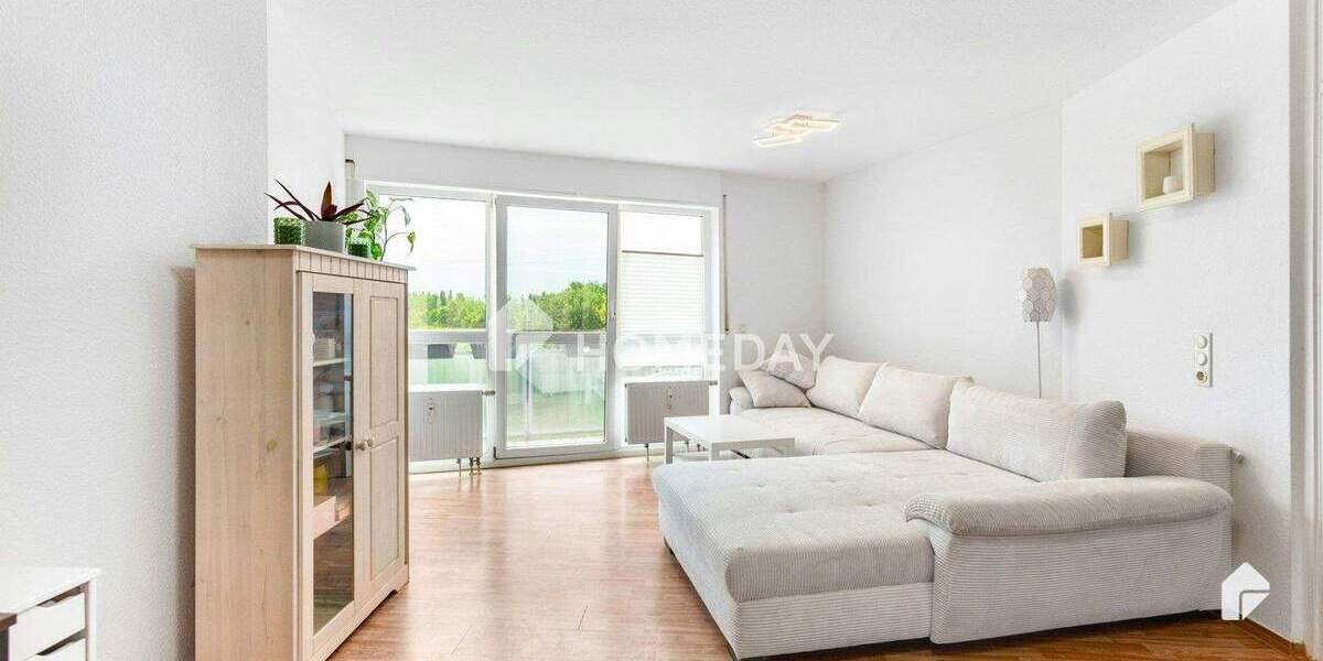 Stilvoll Wohnen in Leipzig-Seehausen: Zwei-Zimmer-Wohnung mit Balkon, EBK, Tiefgarage und Aufzug 2 zimmer