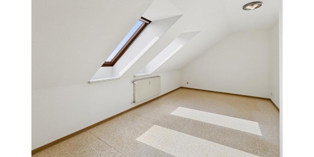 Dachgeschoßwohnung Neukieritzsch - 3 Zimmer, 72 m&sup2;, 48.500&euro; | Angebot:26877882