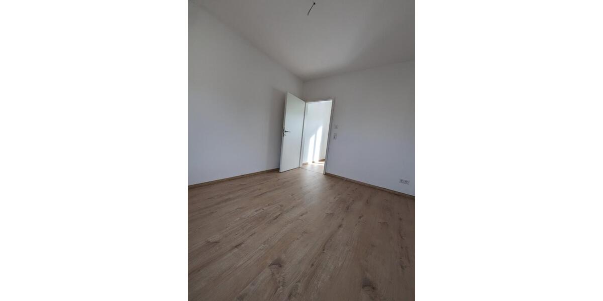 Reihenhaus Delitzsch - 5 Zimmer, 135 m&sup2;, 1.499&euro; | Angebot:25550897