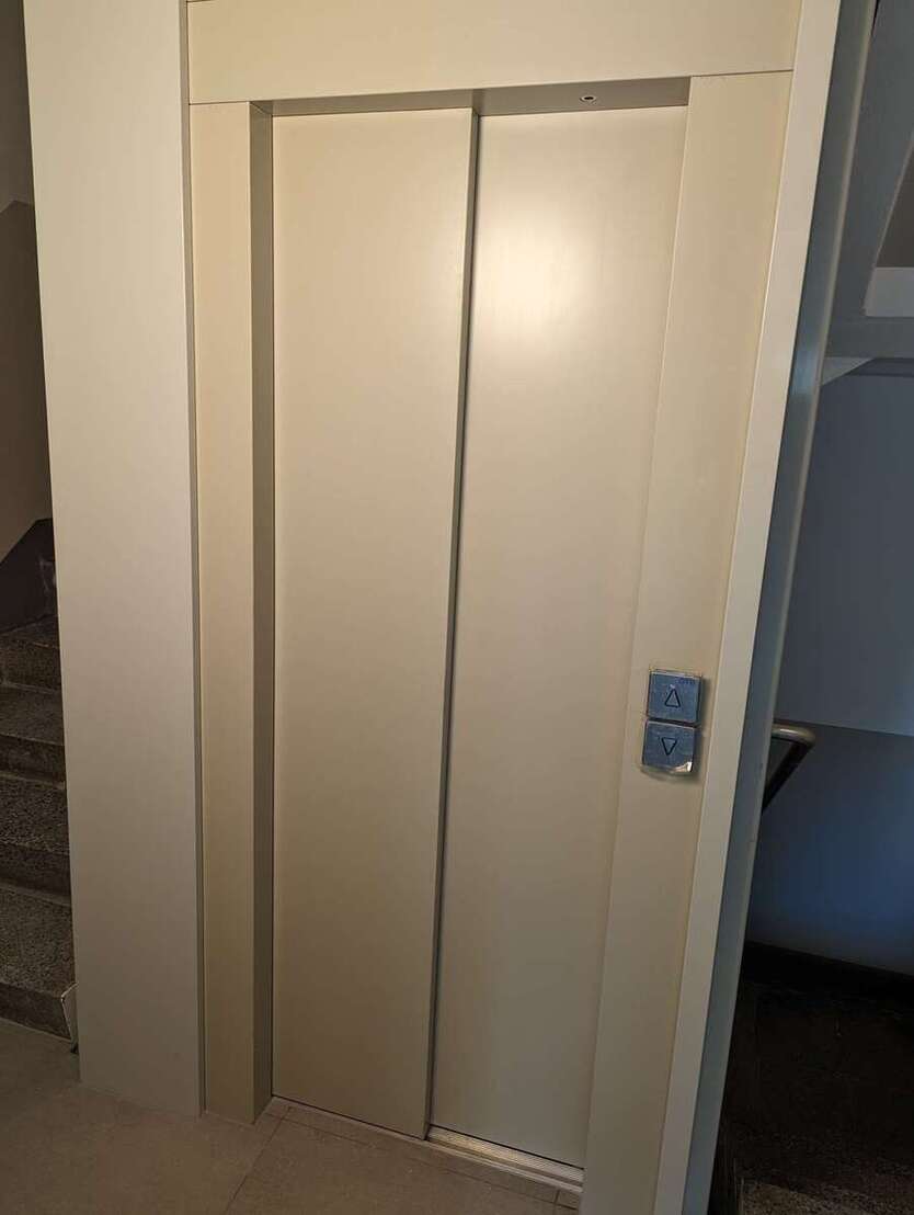 Erstbezug nach Sanierung 4-Zimmer-Wohnung mit Balkon und Lift 4 zimmer