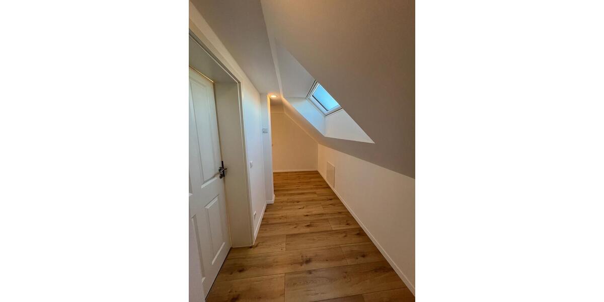 Dachgeschoßwohnung Schkeuditz - 3 Zimmer, 124 m&sup2;, 1.302&euro; | Angebot:26147891