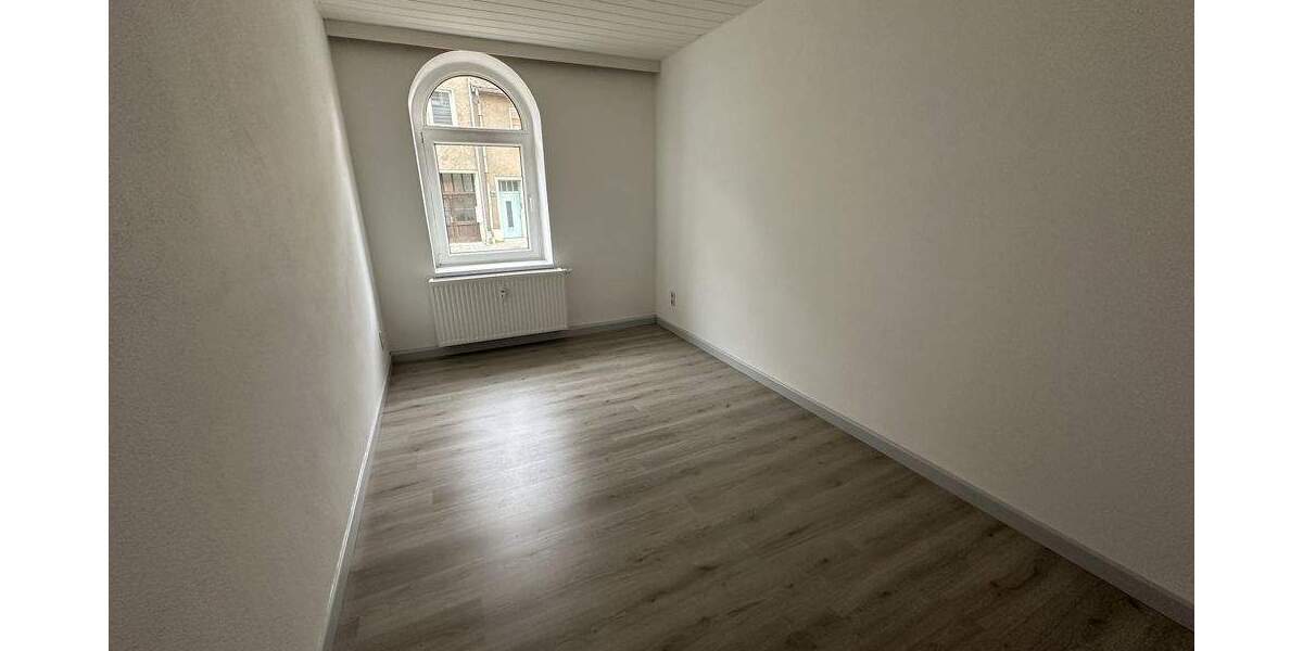 Etagenwohnung Lützen - 4 Zimmer, 110 m&sup2;, 850&euro; | Angebot:25689034