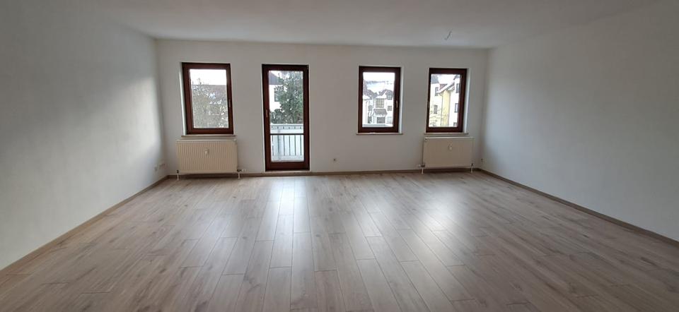  MACHERN MAISONETTE 2 ZIMMER mit offener Küche BALKON AB SOFORT 2 zimmer
