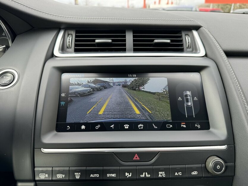 Jaguar E-Pace P250 R-Dynamic Black LED/Nav/VZE/Spur/ACC 70.425 km 23.990 € Leipzig 04347