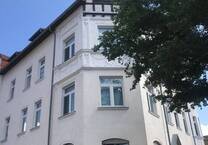 Familienfreundliche Wohnung, sep. Räume vom Flur aus zu begehen, Doppelgarage anmietbar!