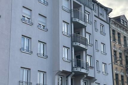 4 ZKB- ideal als Studenten WG zum selbstrenovieren mit bis zu 2 Monaten mietfrei 4 zimmer